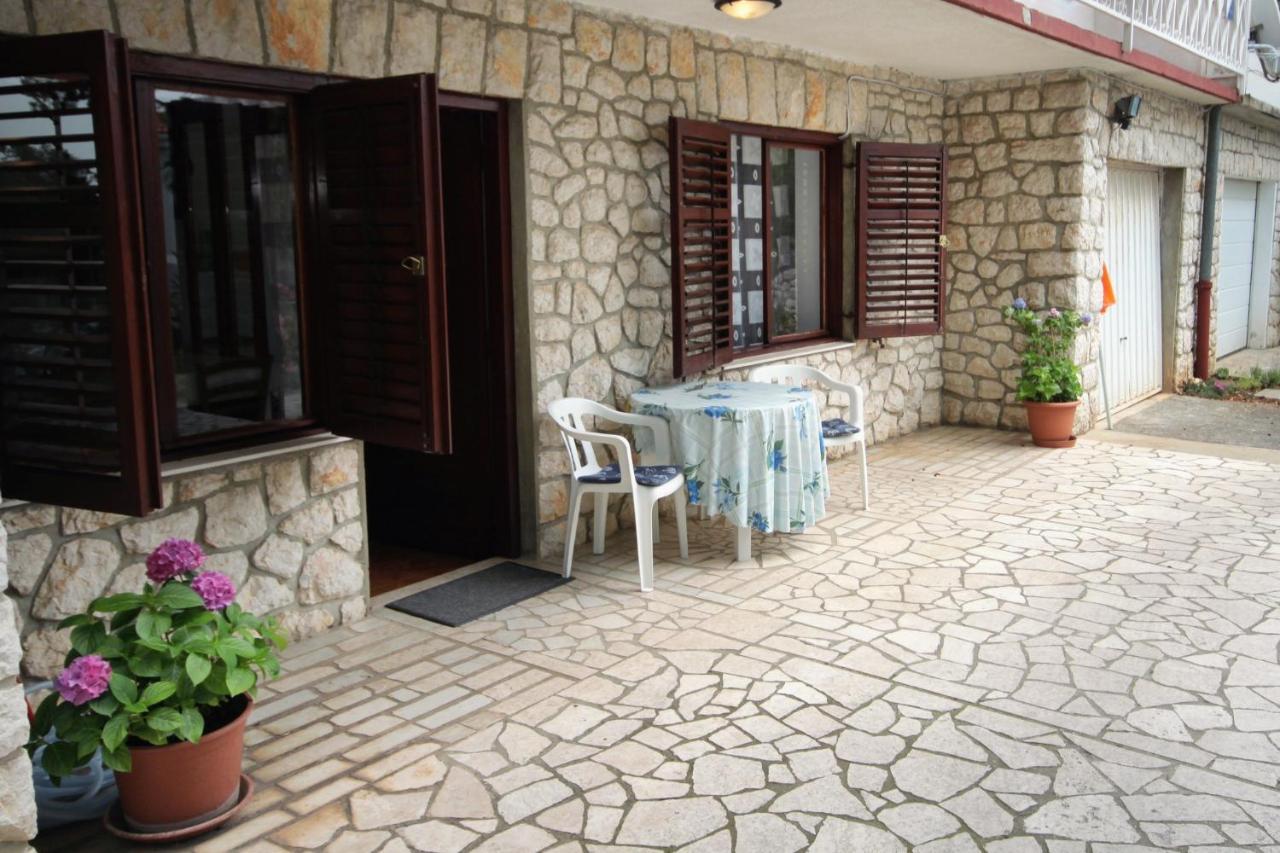 Apartments With A Parking Space Novi Vinodolski - 2423 Buitenkant foto